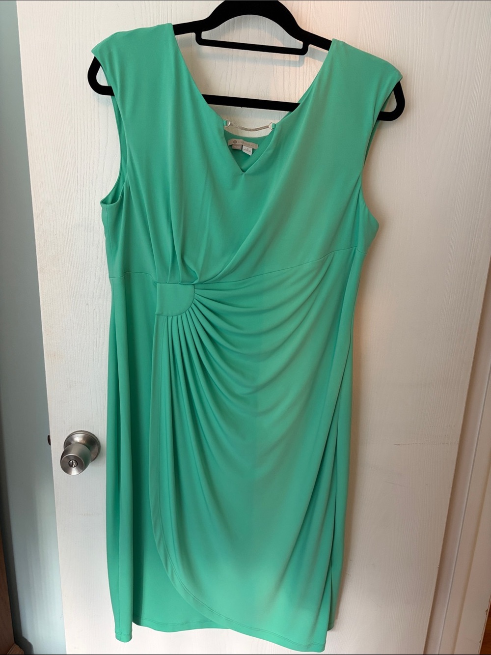 Signature Mint Green Sleeveless Ruched Midi Dress